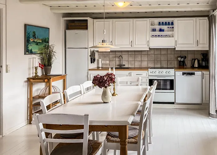 Σπίτι διακοπών 4 Bedroom Beautiful In *